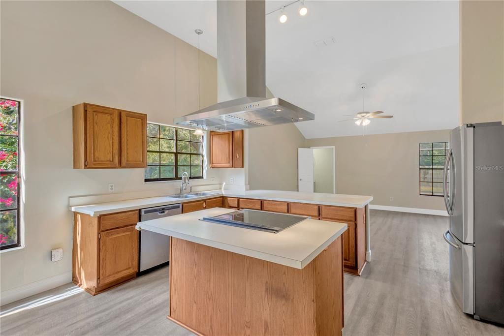 Active With Contract: $440,000 (4 beds, 2 baths, 2155 Square Feet)