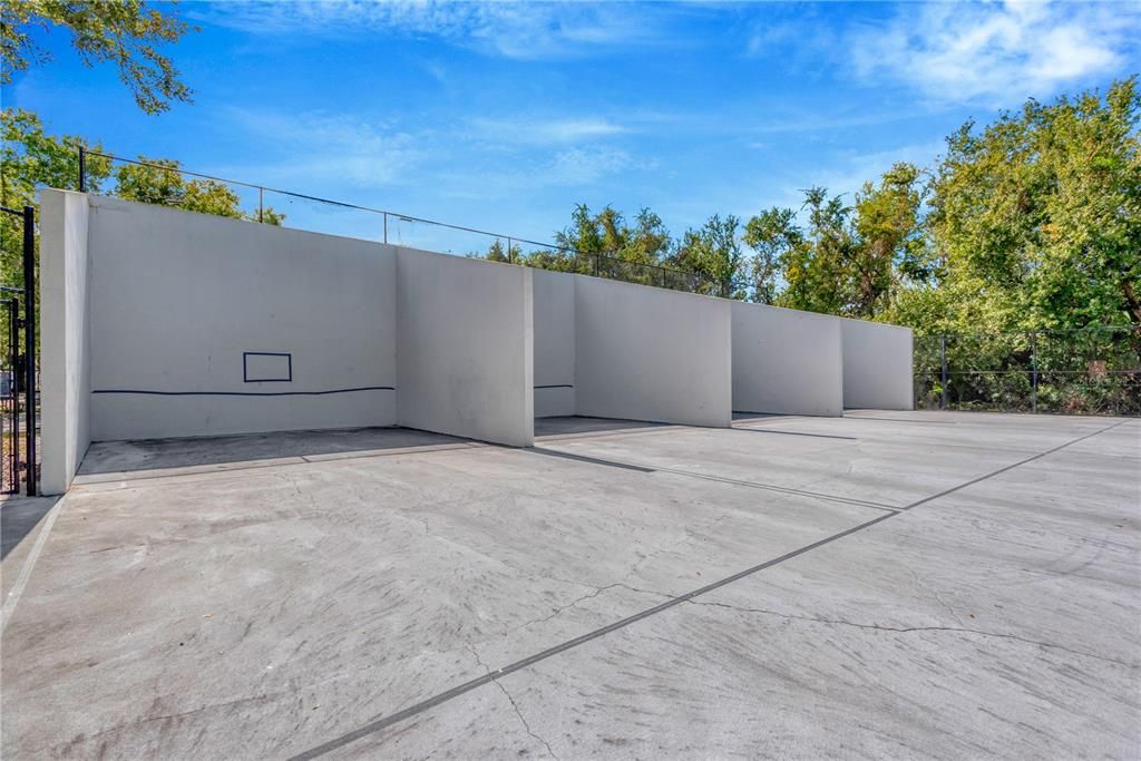 Active With Contract: $440,000 (4 beds, 2 baths, 2155 Square Feet)