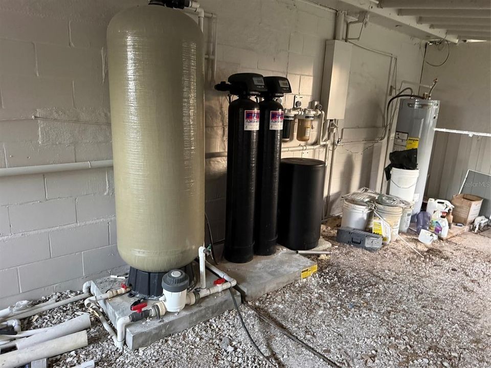 For Sale: $350,000 (3 beds, 2 baths, 1140 Square Feet)