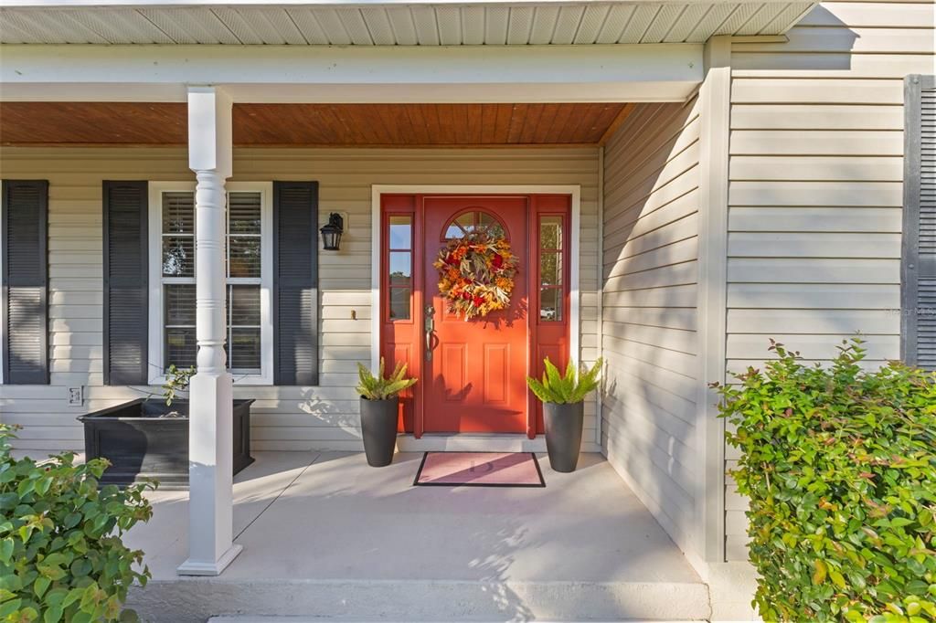 合同活跃: $600,000 (3 贝兹, 2 浴室, 2267 平方英尺)