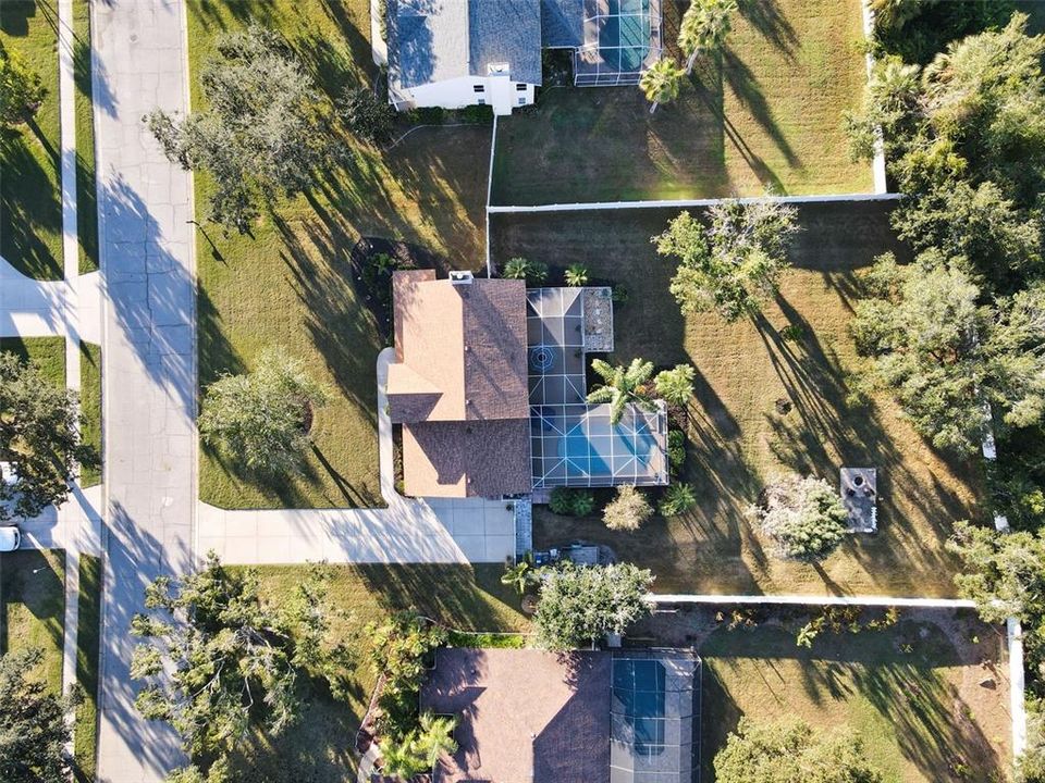 合同活跃: $600,000 (3 贝兹, 2 浴室, 2267 平方英尺)