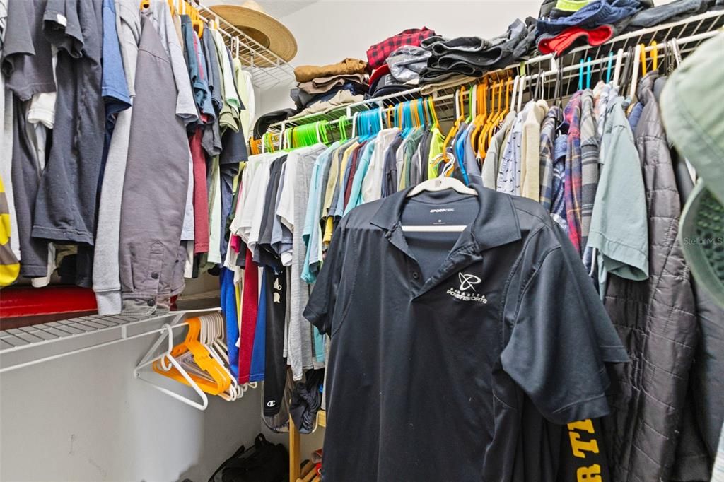 合同活跃: $600,000 (3 贝兹, 2 浴室, 2267 平方英尺)