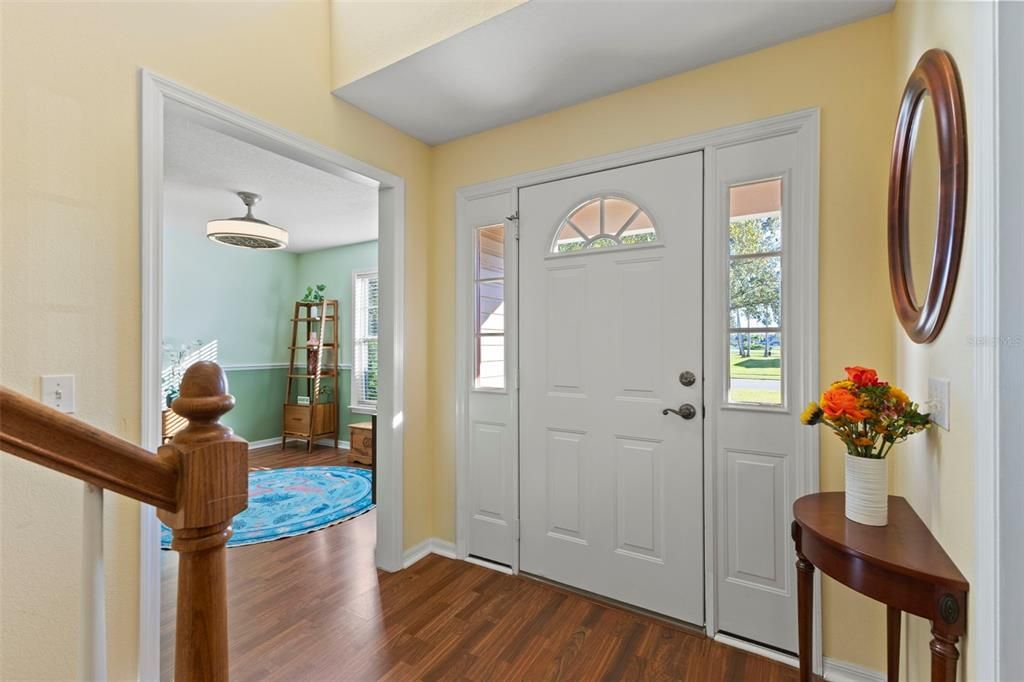 合同活跃: $600,000 (3 贝兹, 2 浴室, 2267 平方英尺)