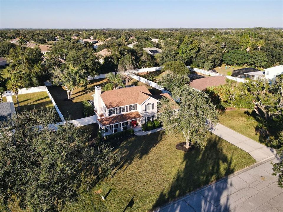 合同活跃: $600,000 (3 贝兹, 2 浴室, 2267 平方英尺)