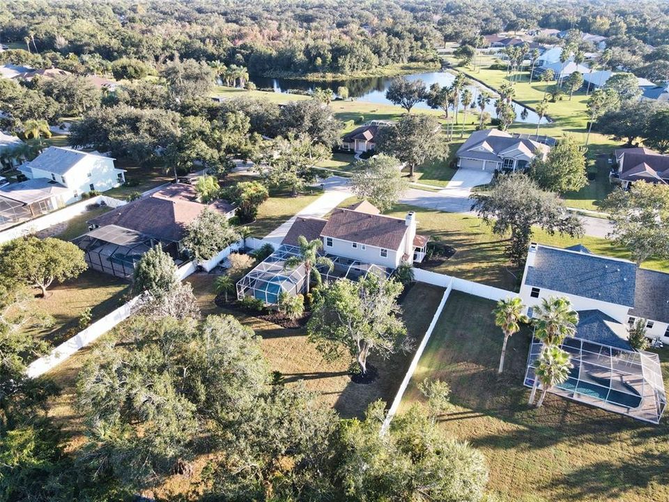 合同活跃: $600,000 (3 贝兹, 2 浴室, 2267 平方英尺)