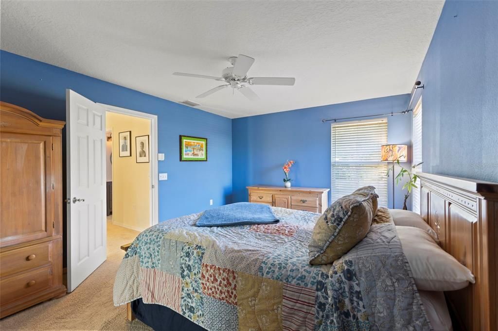 合同活跃: $600,000 (3 贝兹, 2 浴室, 2267 平方英尺)