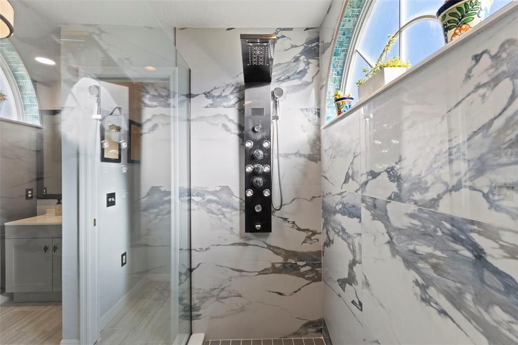 合同活跃: $600,000 (3 贝兹, 2 浴室, 2267 平方英尺)