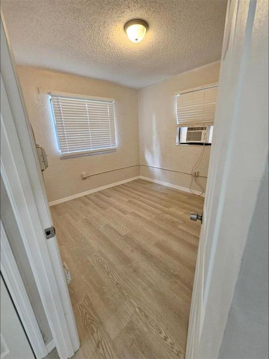 For Rent: $1,150 (2 beds, 1 baths, 700 Square Feet)