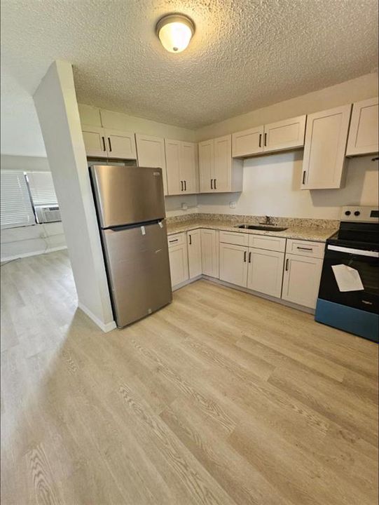 For Rent: $1,150 (2 beds, 1 baths, 700 Square Feet)