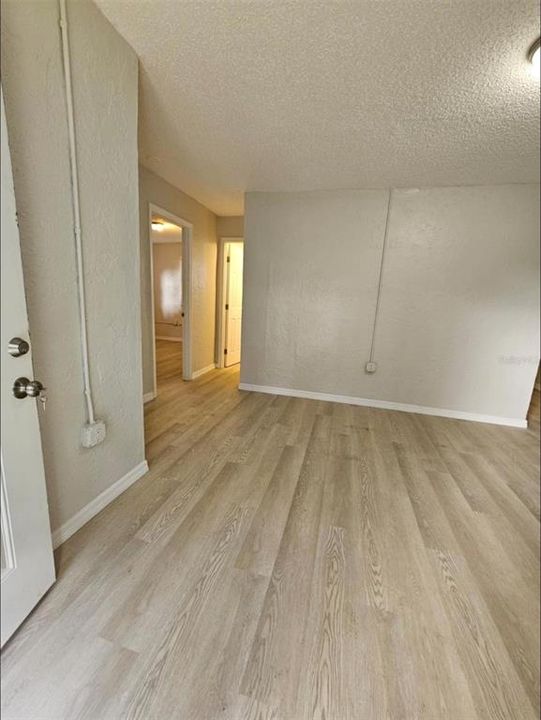 For Rent: $1,150 (2 beds, 1 baths, 700 Square Feet)
