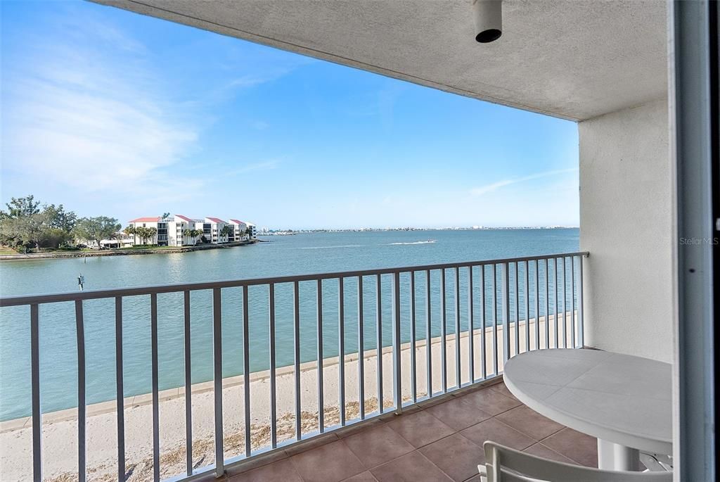 For Sale: $509,000 (2 beds, 2 baths, 1255 Square Feet)