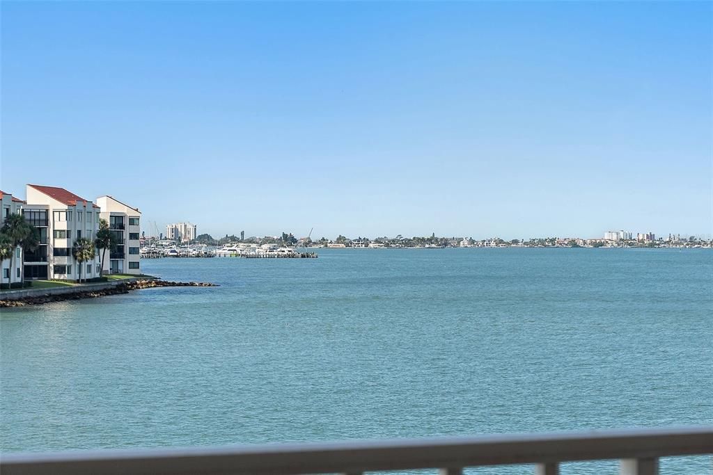 For Sale: $509,000 (2 beds, 2 baths, 1255 Square Feet)