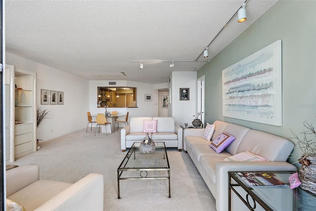 For Sale: $509,000 (2 beds, 2 baths, 1255 Square Feet)