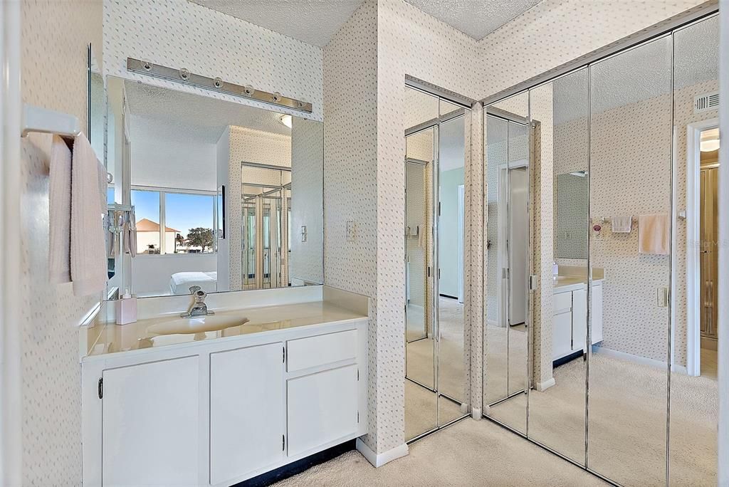 For Sale: $509,000 (2 beds, 2 baths, 1255 Square Feet)