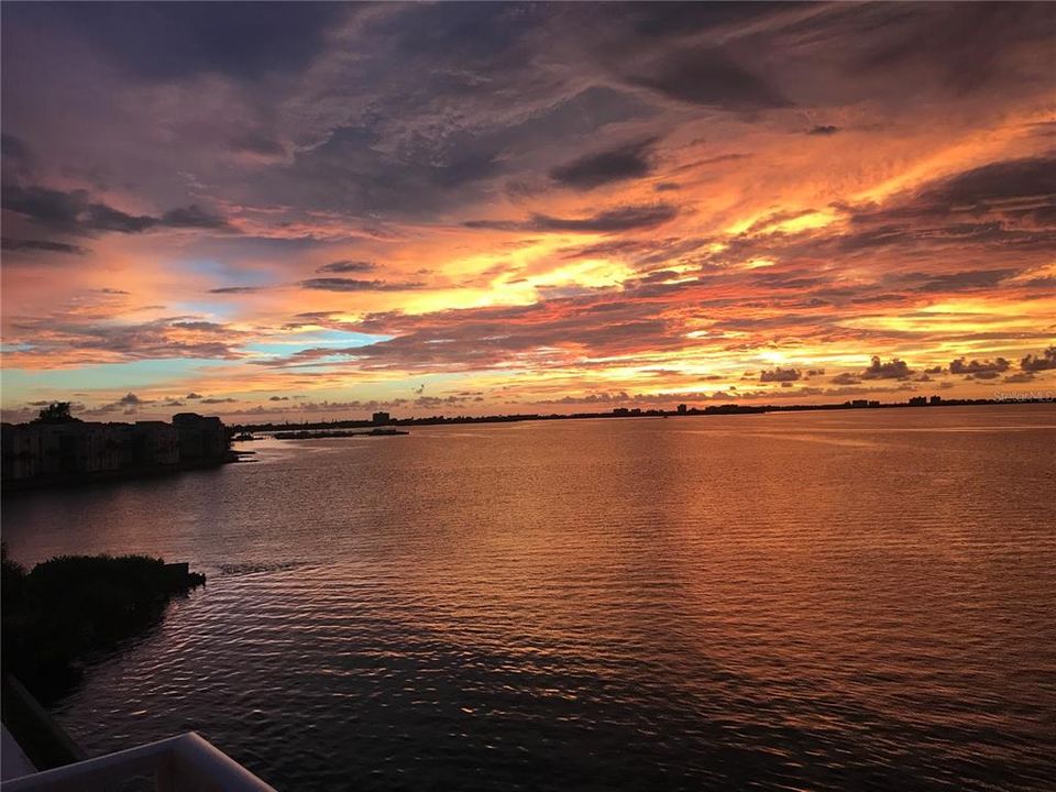 For Sale: $509,000 (2 beds, 2 baths, 1255 Square Feet)