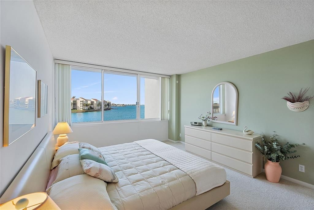 For Sale: $509,000 (2 beds, 2 baths, 1255 Square Feet)