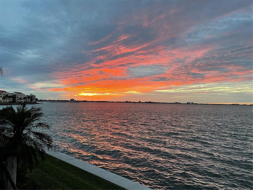 For Sale: $509,000 (2 beds, 2 baths, 1255 Square Feet)