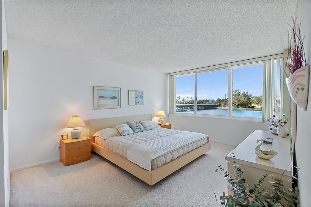 For Sale: $509,000 (2 beds, 2 baths, 1255 Square Feet)