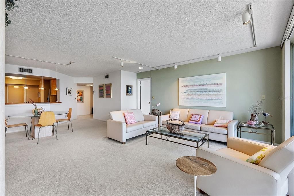 For Sale: $509,000 (2 beds, 2 baths, 1255 Square Feet)