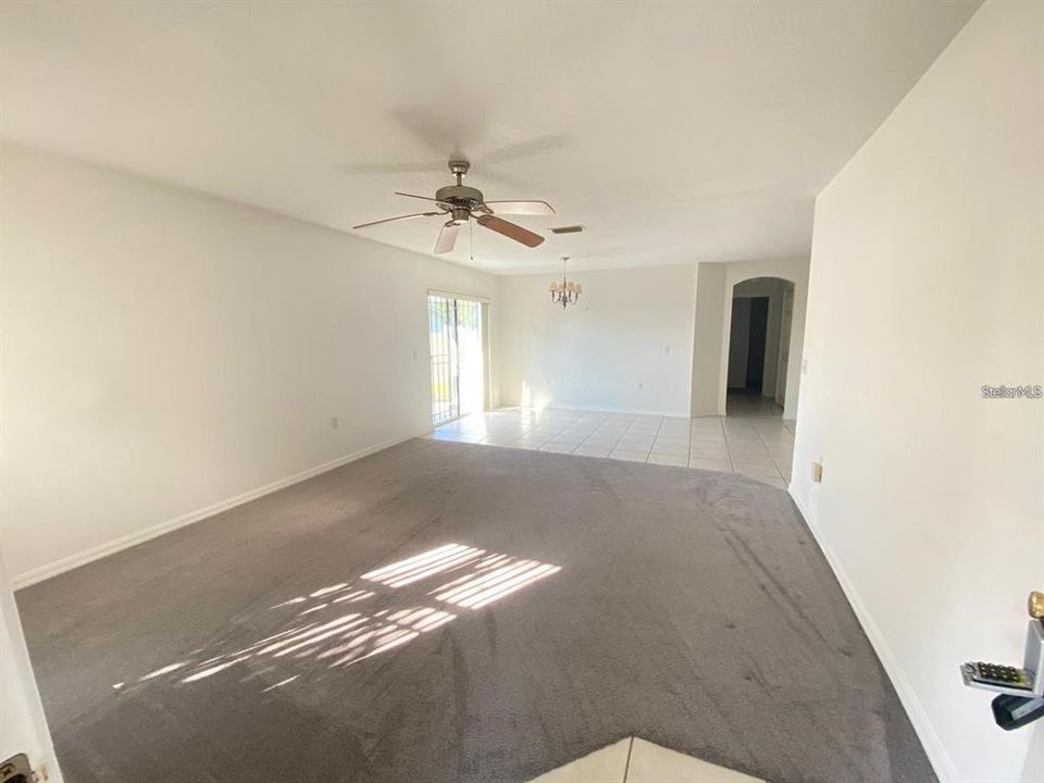 出租: $1,749 (2 贝兹, 2 浴室, 1006 平方英尺)