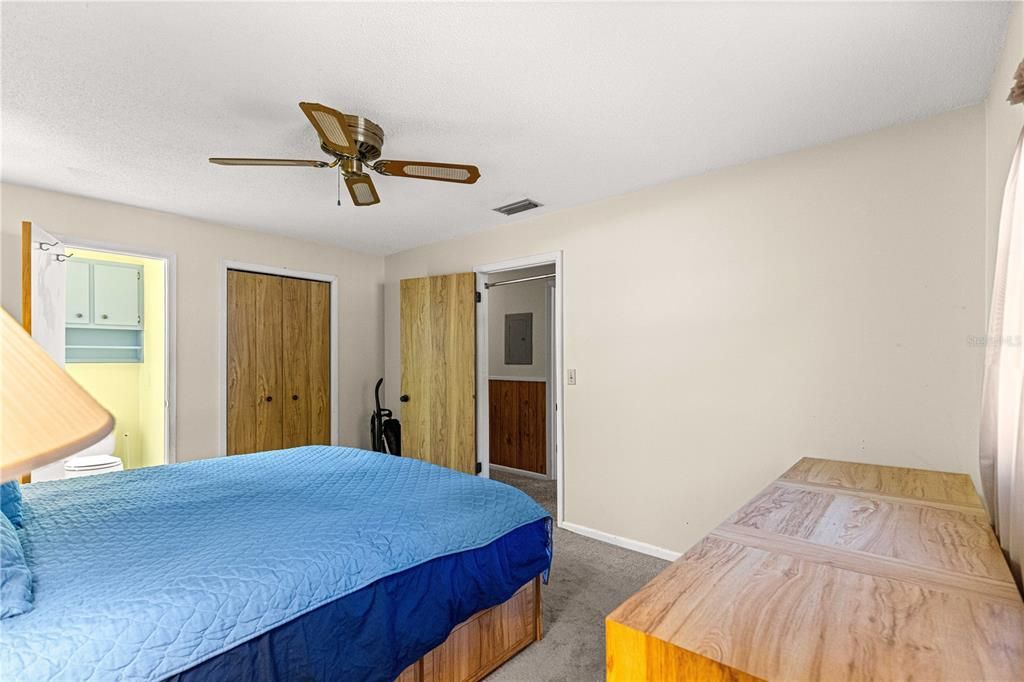 For Sale: $214,900 (3 beds, 1 baths, 1404 Square Feet)