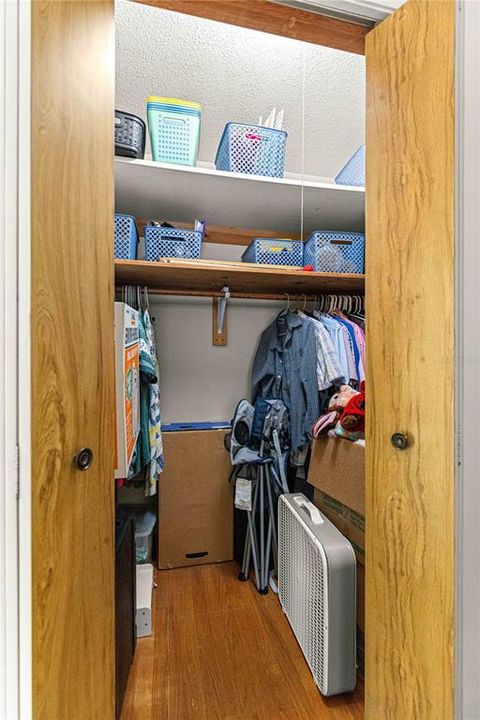 For Sale: $214,900 (3 beds, 1 baths, 1404 Square Feet)