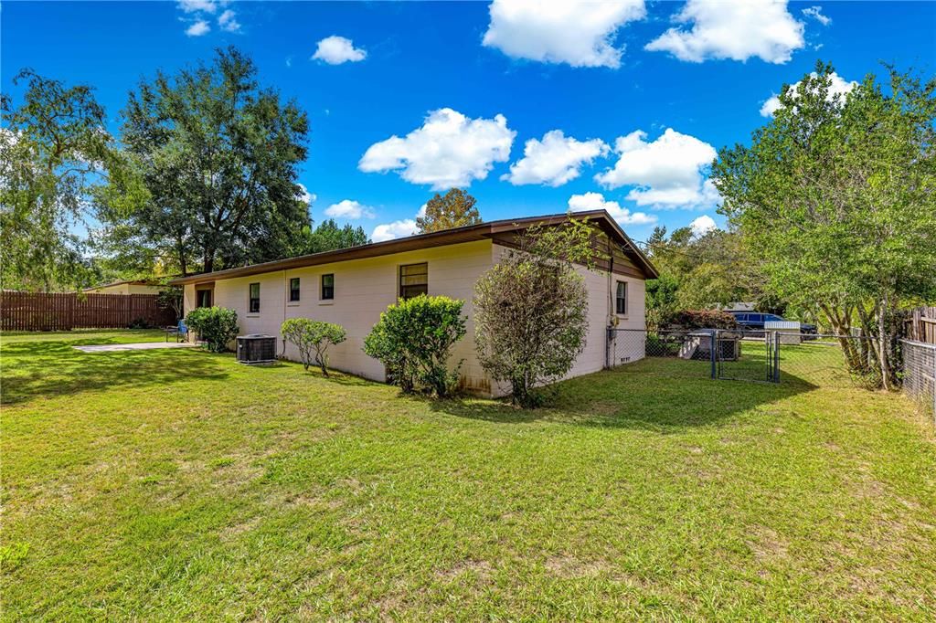 For Sale: $214,900 (3 beds, 1 baths, 1404 Square Feet)