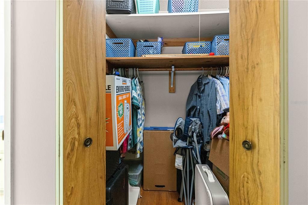 For Sale: $214,900 (3 beds, 1 baths, 1404 Square Feet)