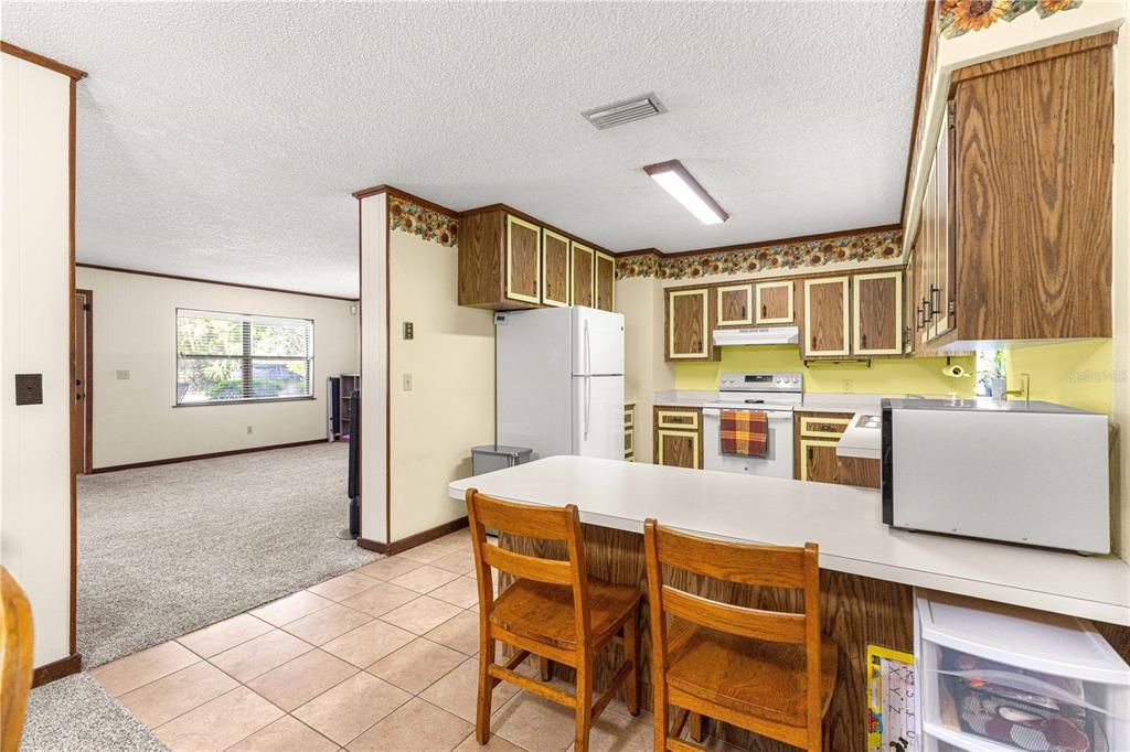 For Sale: $214,900 (3 beds, 1 baths, 1404 Square Feet)