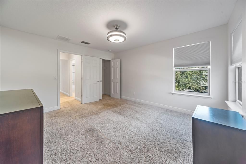 出租: $4,500 (5 贝兹, 3 浴室, 3793 平方英尺)