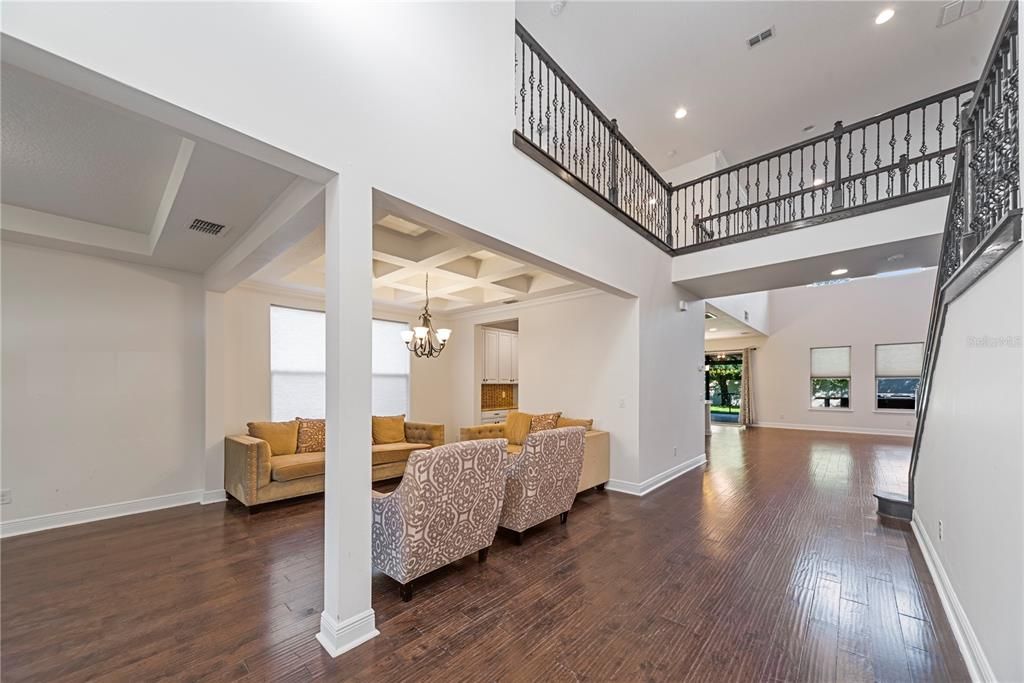 出租: $4,500 (5 贝兹, 3 浴室, 3793 平方英尺)