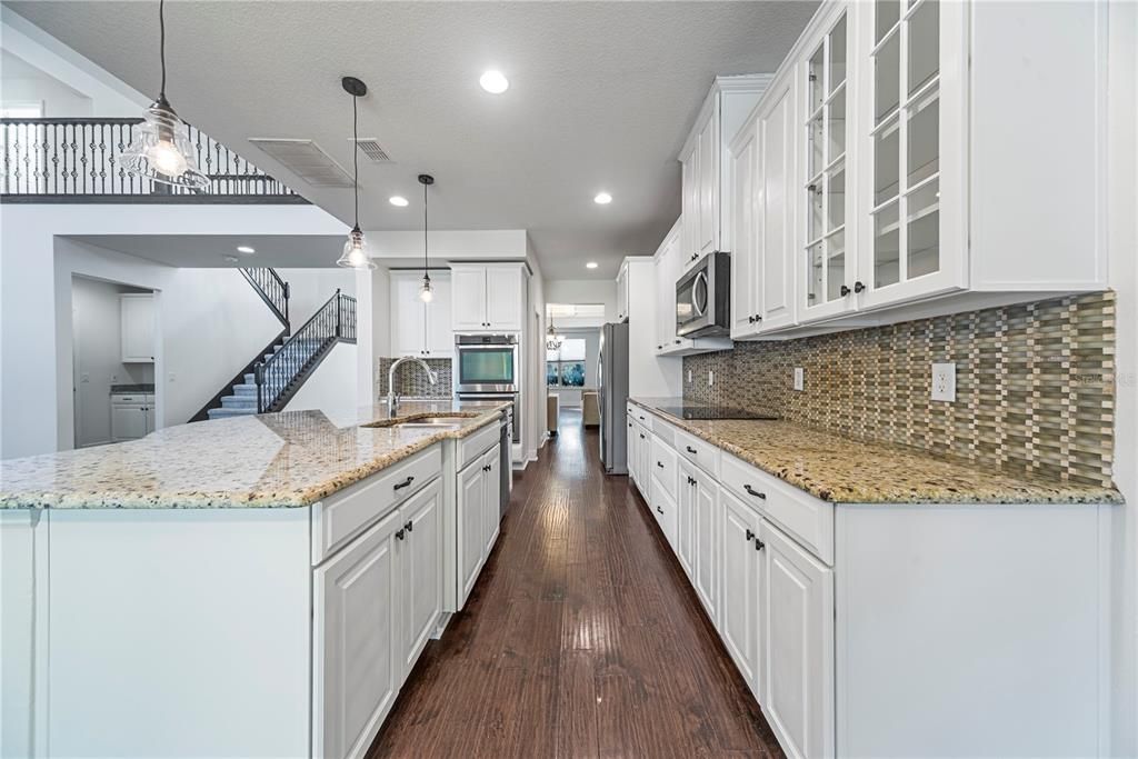 出租: $4,500 (5 贝兹, 3 浴室, 3793 平方英尺)