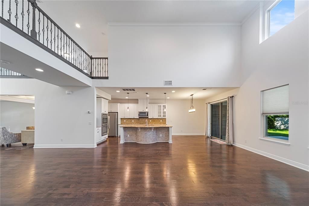 出租: $4,500 (5 贝兹, 3 浴室, 3793 平方英尺)