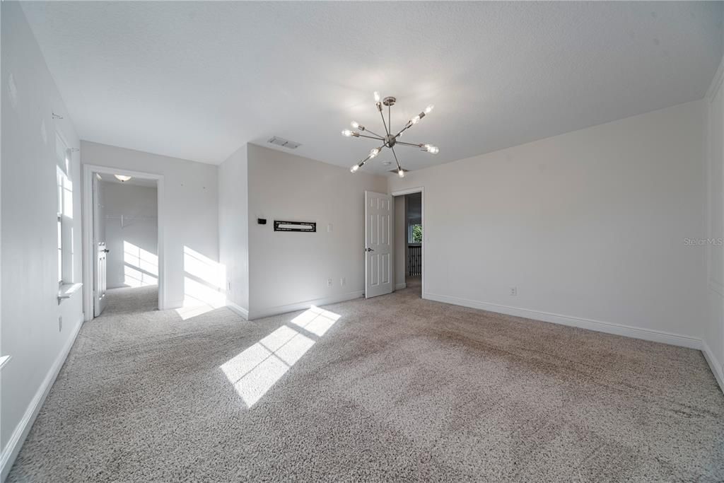 出租: $4,500 (5 贝兹, 3 浴室, 3793 平方英尺)