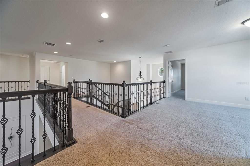 出租: $4,500 (5 贝兹, 3 浴室, 3793 平方英尺)