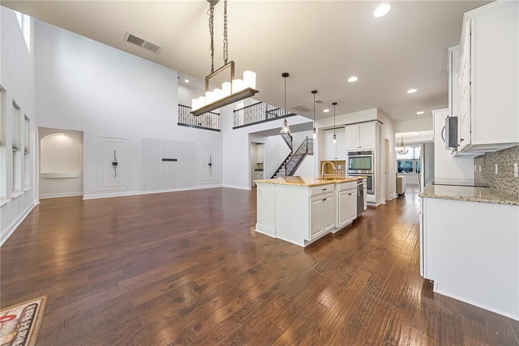 出租: $4,500 (5 贝兹, 3 浴室, 3793 平方英尺)