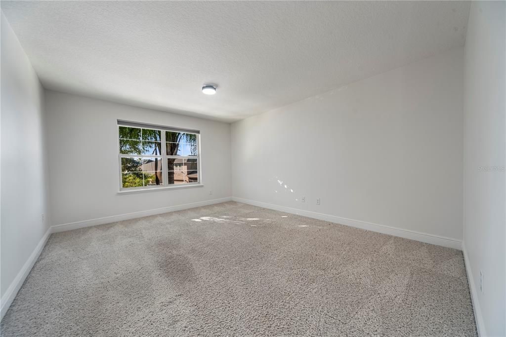 出租: $4,500 (5 贝兹, 3 浴室, 3793 平方英尺)