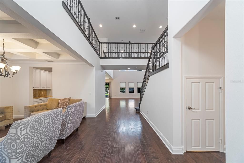 出租: $4,500 (5 贝兹, 3 浴室, 3793 平方英尺)