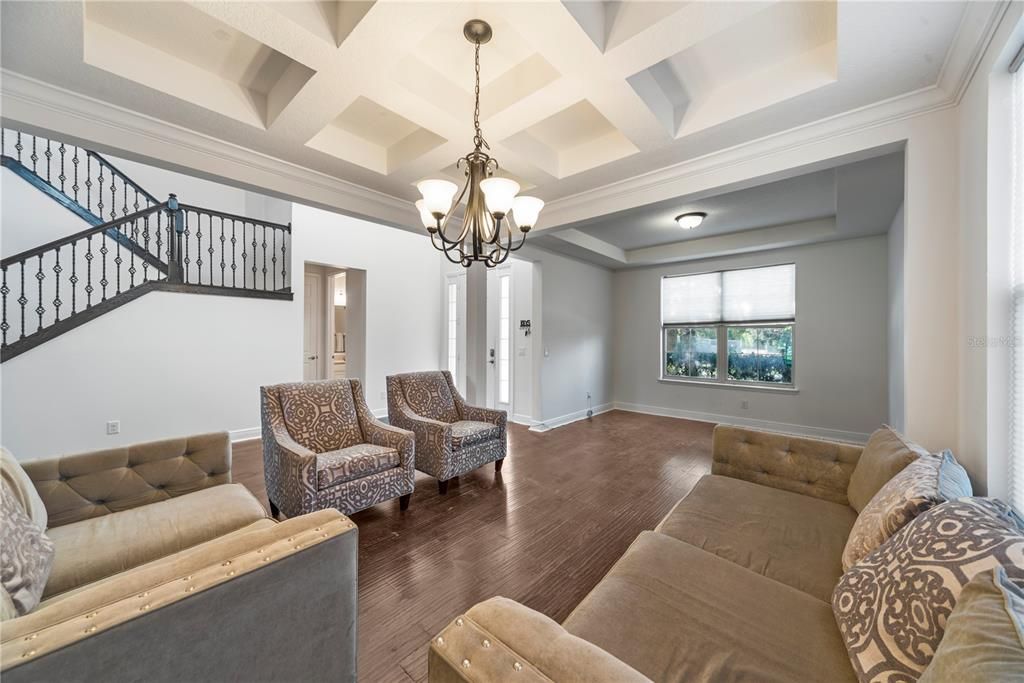 出租: $4,500 (5 贝兹, 3 浴室, 3793 平方英尺)