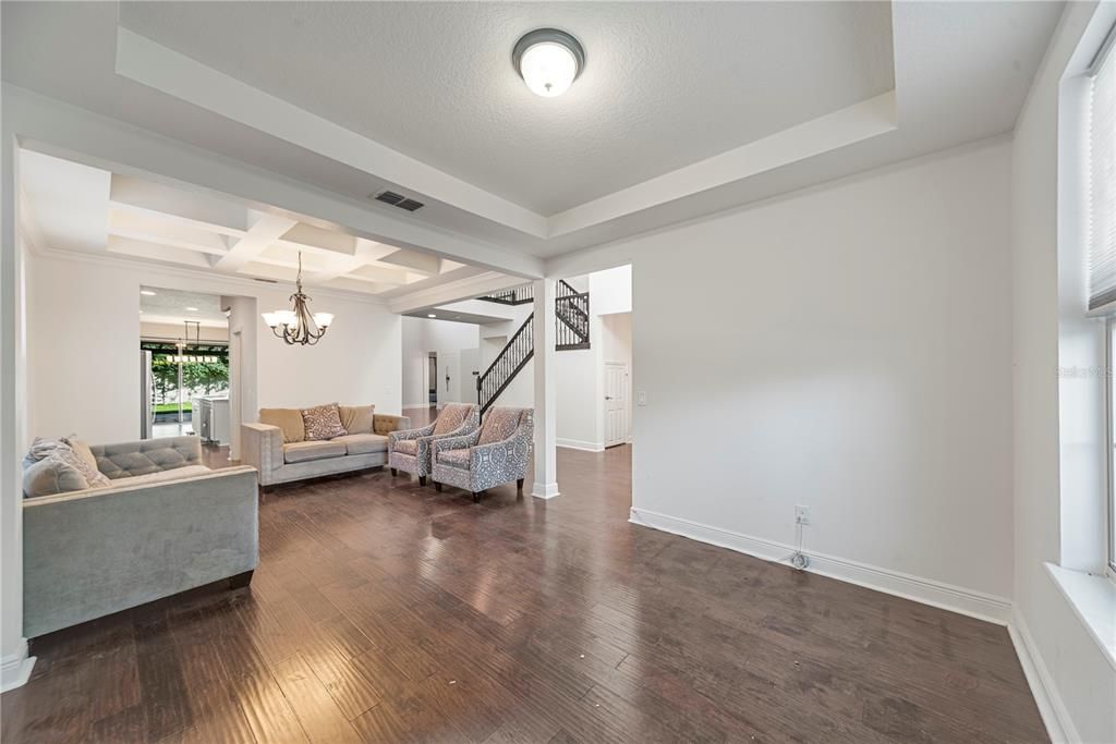 出租: $4,500 (5 贝兹, 3 浴室, 3793 平方英尺)