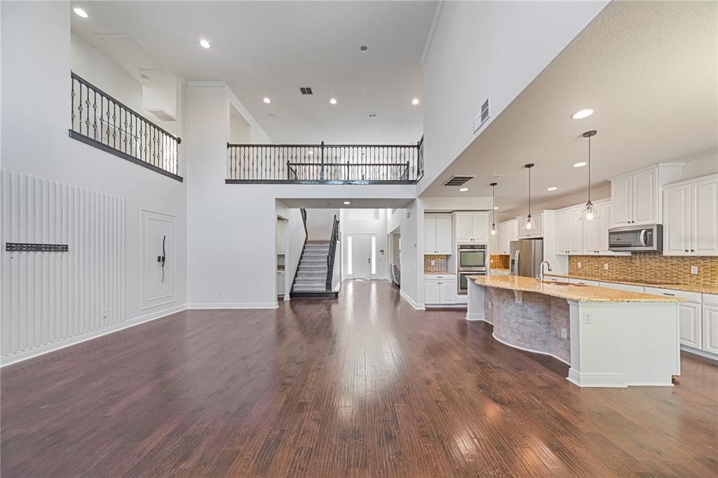 出租: $4,500 (5 贝兹, 3 浴室, 3793 平方英尺)