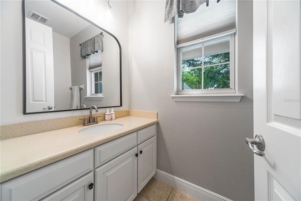 出租: $4,500 (5 贝兹, 3 浴室, 3793 平方英尺)