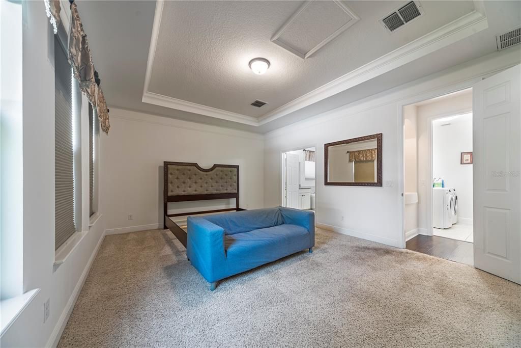 出租: $4,500 (5 贝兹, 3 浴室, 3793 平方英尺)