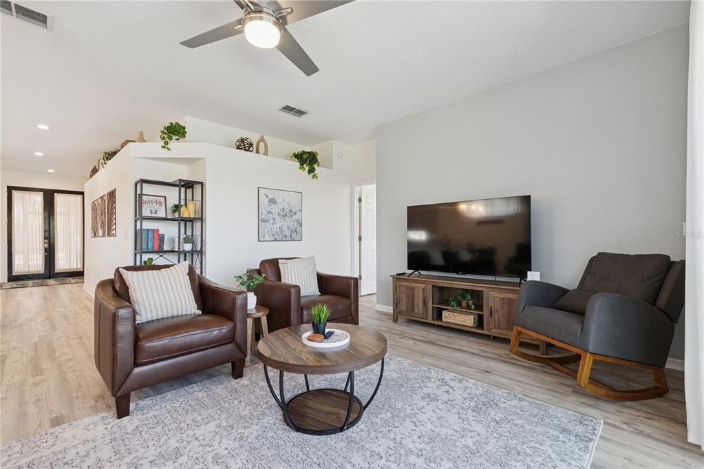 Active With Contract: $459,900 (4 beds, 2 baths, 1728 Square Feet)
