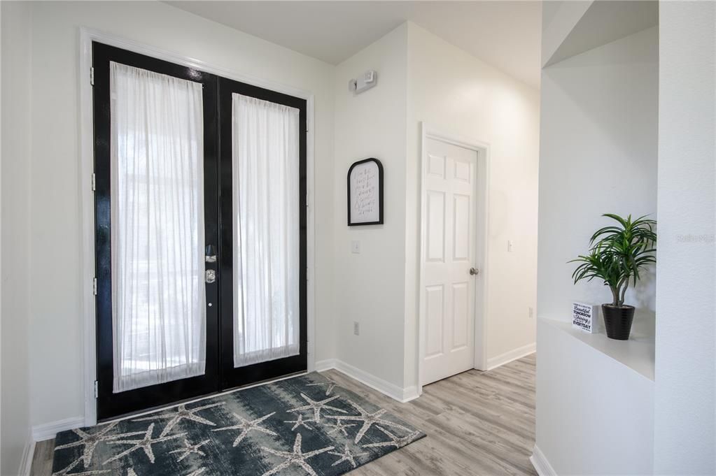 Active With Contract: $459,900 (4 beds, 2 baths, 1728 Square Feet)