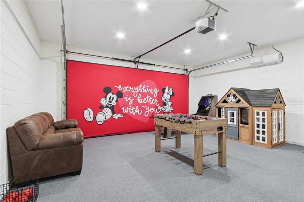 Active With Contract: $459,900 (4 beds, 2 baths, 1728 Square Feet)