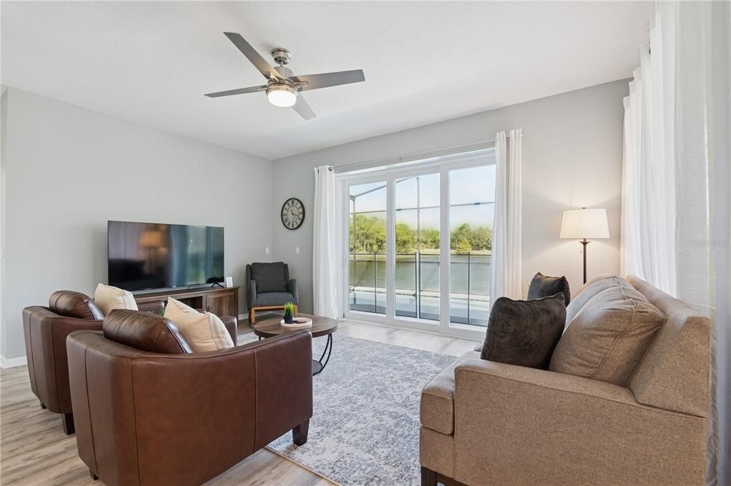 Active With Contract: $459,900 (4 beds, 2 baths, 1728 Square Feet)