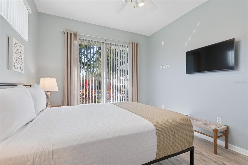 Active With Contract: $459,900 (4 beds, 2 baths, 1728 Square Feet)