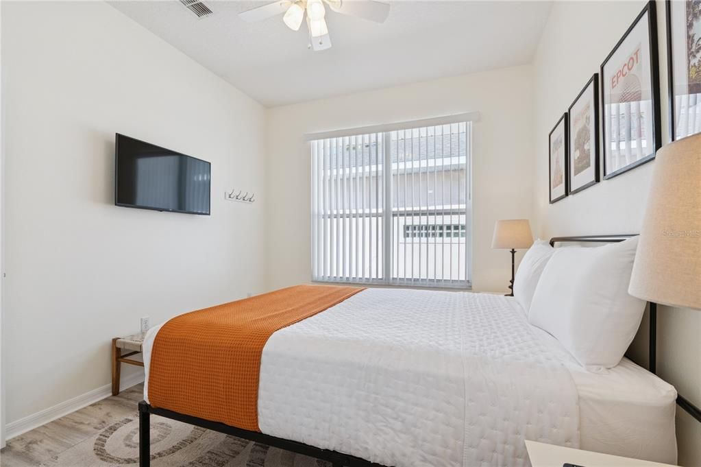 Active With Contract: $459,900 (4 beds, 2 baths, 1728 Square Feet)