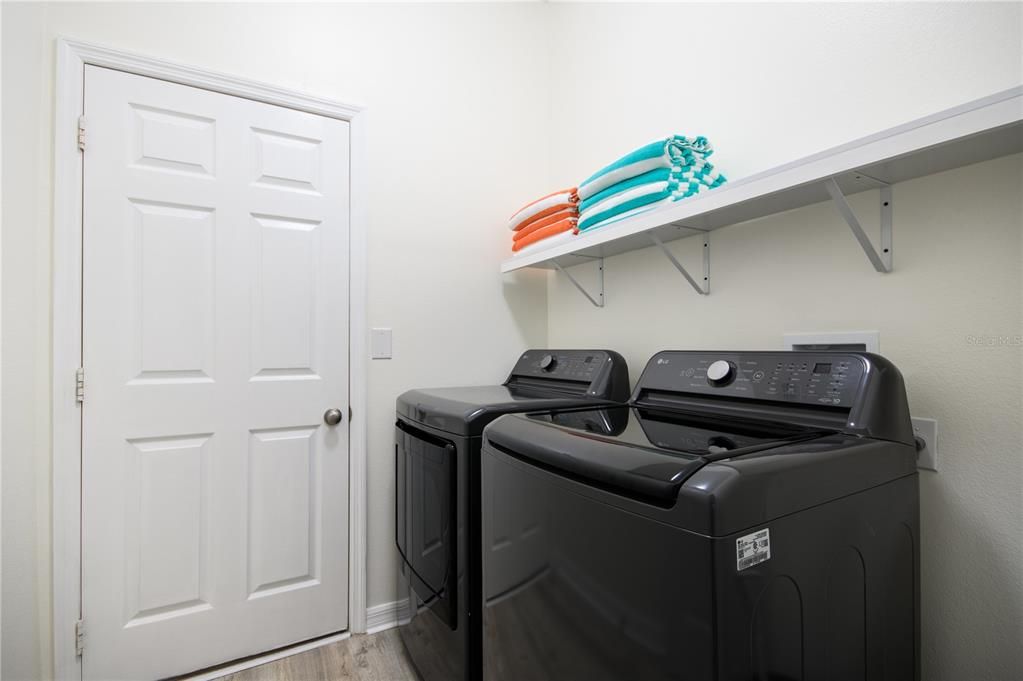 Active With Contract: $459,900 (4 beds, 2 baths, 1728 Square Feet)